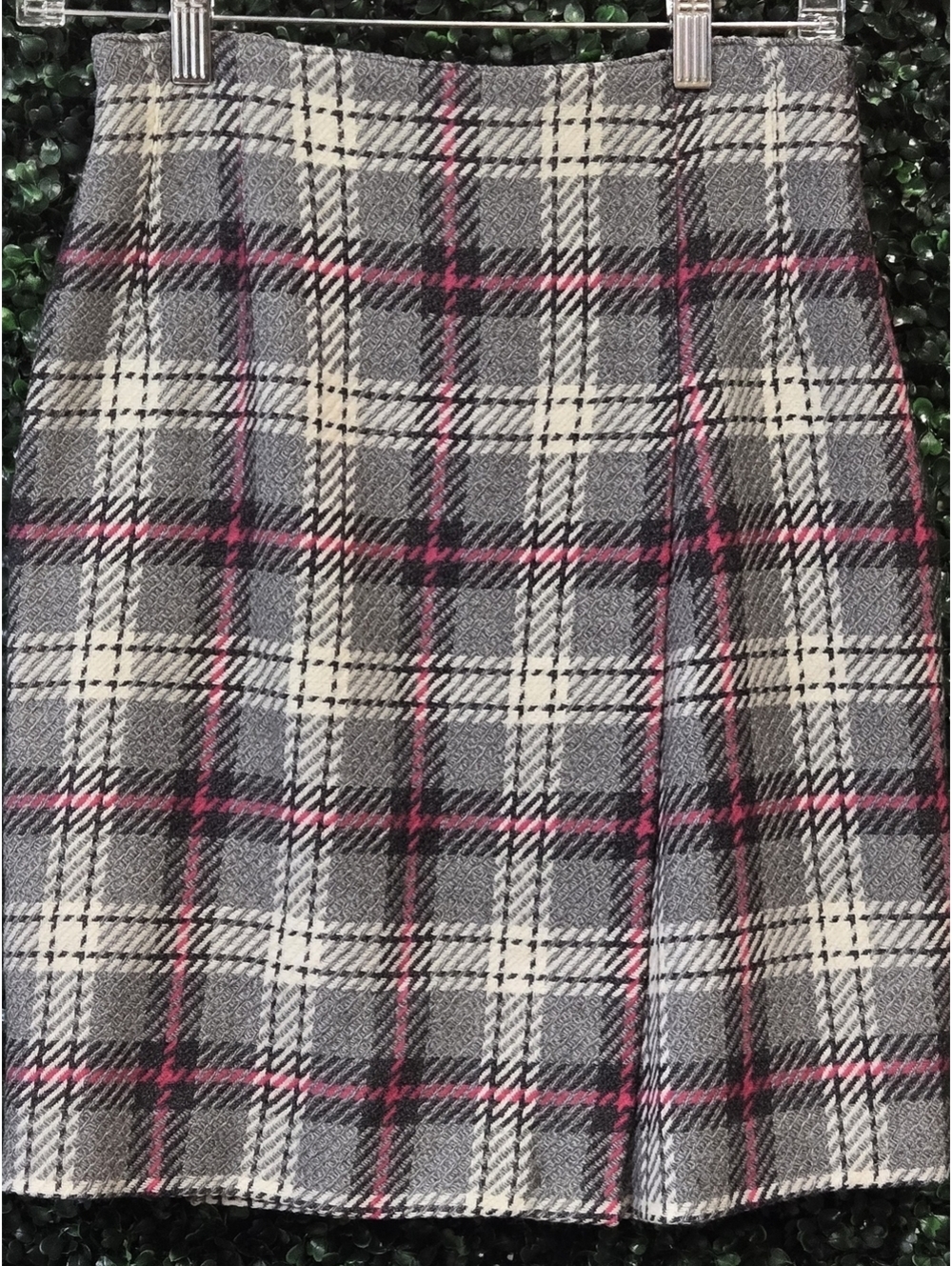 Plaid A-Line wool Skirt in Gray, Cream & Pink Academia vintage schoolgirl